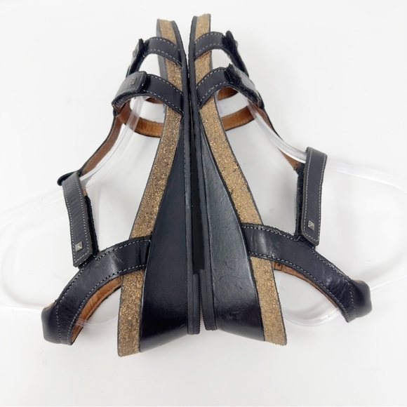 TAOS Wanderer Wedge Sandals - Picture 6 of 10